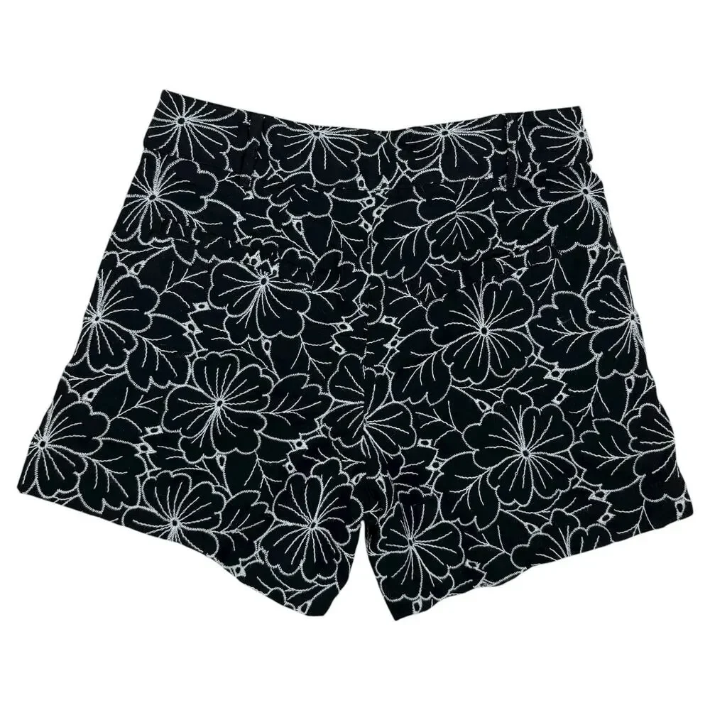 Tahari Black White Embroidered Floral High Rise Shorts Size 2